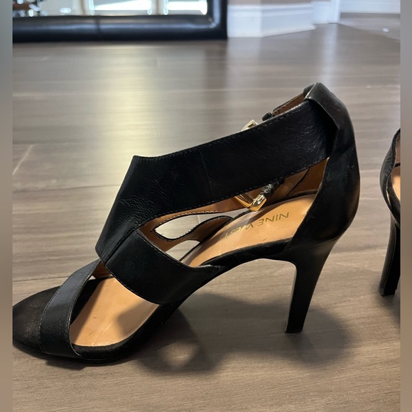 Nine West black heels - Picture 6 of 9